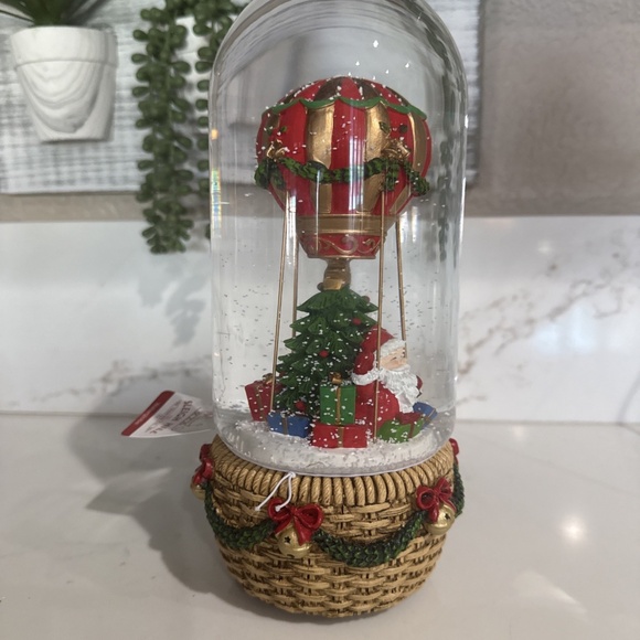 Santa’s Festive Hot Air Balloon Musical Snow Globe - Picture 6 of 6
